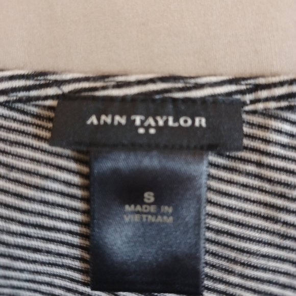 ANN TAYLOR - Picture 2 of 3